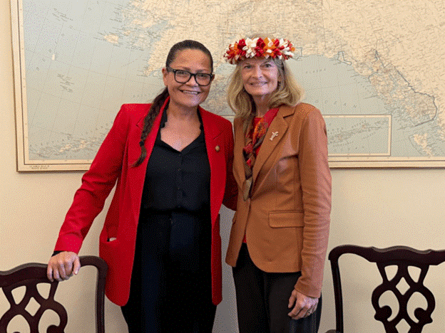 Rep. King-Hinds Visits with Sen. Murkowski