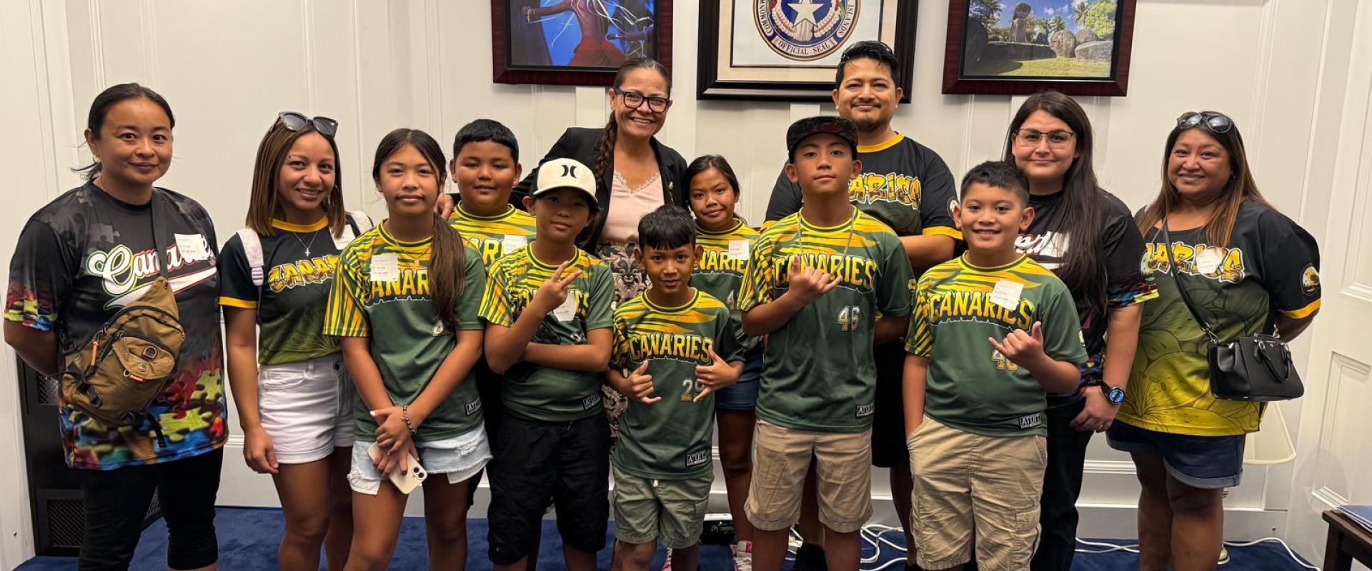 Canaries Visiting D.C.